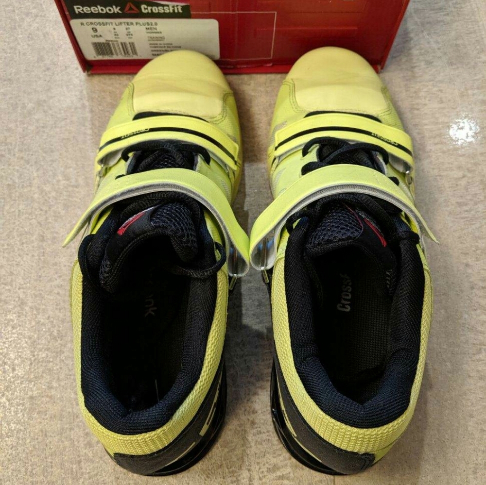 Men's Reebok lifters